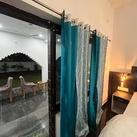 La Calma Homestay Khajuraho Exterior photo