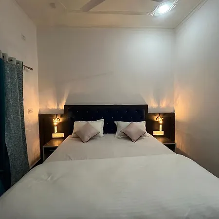 La Calma Homestay Khajuraho Exterior photo
