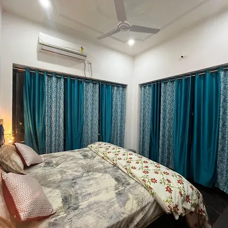 La Calma Homestay Khajuraho Exterior photo