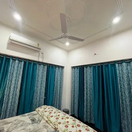 La Calma Homestay Khajuraho Exterior photo