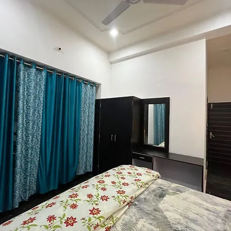 La Calma Homestay Khajuraho Exterior photo