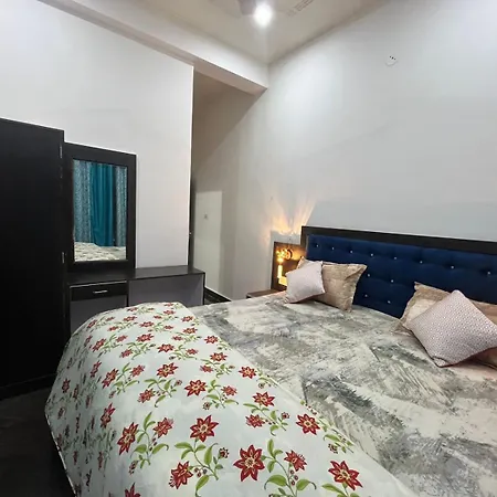 La Calma Homestay Khajuraho Exterior photo